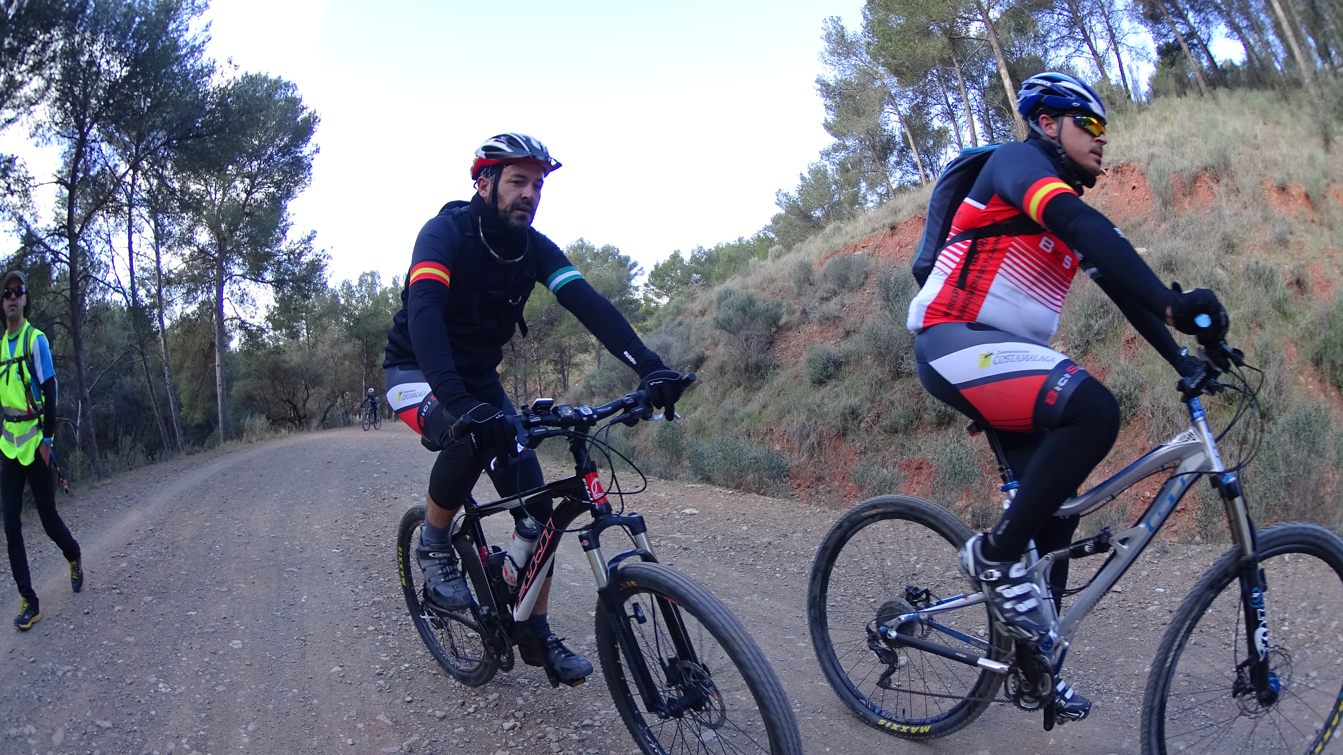 Cuidado con las bicicletas que suelen bajar a velocidades altas